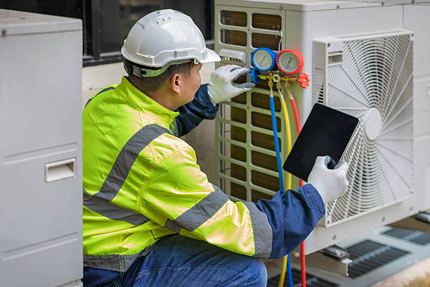 Professional Hvac technician working in Vinton, LA